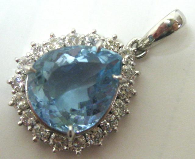 極美品Pt900プラチナ ペンダント アクアマリン4.78ctダイヤ0.81ct < 女性アクセサリー/時計 極美品Pt900プラチナ ペンダント アクアマリン4.78ctダイヤ0.81ct < 女性アクセサリー/時計の