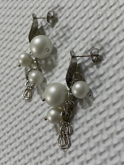 バブル風パールのピアス < 女性アクセサリー/時計  バブル風パールのピアス < 女性アクセサリー/時計の