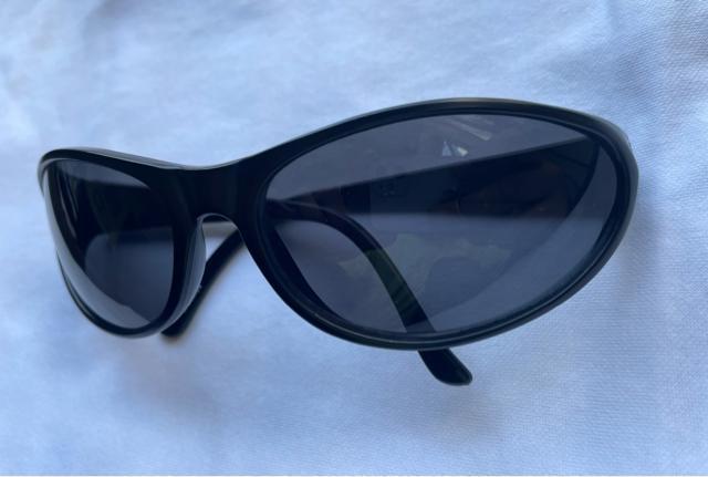 UVカットサングラス メンズ ポリッシュブラック/ブルー サーフィン スノーボード ツーリング アウトドア キャンプ 釣り プール < 男性ファッション  UVカットサングラス メンズ ポリッシュブラック/ブルー サーフィン スノーボード ツーリング アウトドア キャンプ 釣り プール < 男性ファッションの