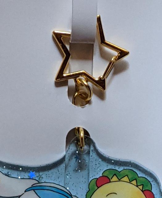 コジコジ×サンリオキャラクターズオリジナルアクリルキーホルダー(シナモロール) ファミマ限定 < おもちゃ  コジコジ×サンリオキャラクターズオリジナルアクリルキーホルダー(シナモロール) ファミマ限定 < おもちゃの