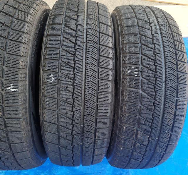 バリ溝!年式18 ブリヂストン ブリザック VRX 16インチスタッドレスタイヤ205/65R16  95Q タイヤのみ4本セット < 自動車/バイク バリ溝!年式18 ブリヂストン ブリザック VRX 16インチスタッドレスタイヤ205/65R16  95Q タイヤのみ4本セット < 自動車/バイク