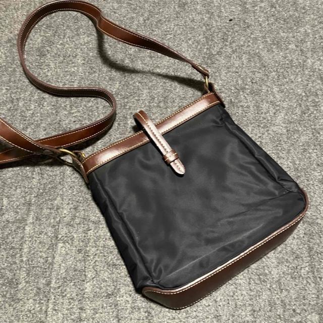 �yDMLY / �f�B�[�G���G�����C�z �V�����_�[�o�b�O�@�A �� �����t�@�b�V������ 