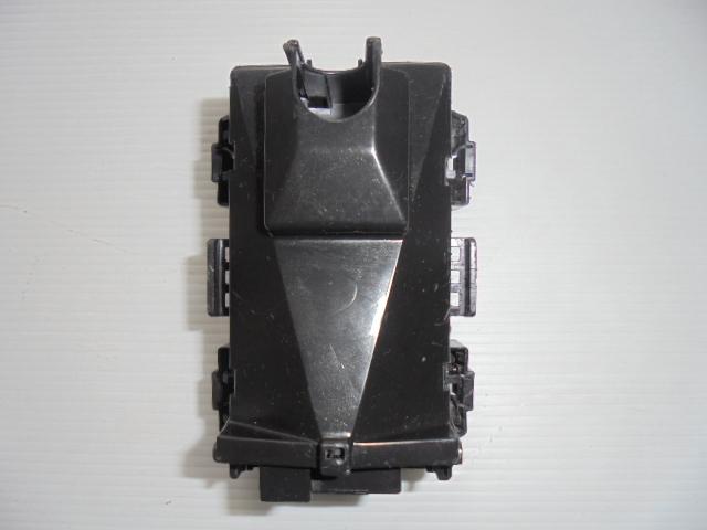 ホンダ ザッツ ABA-JD1 純正品 ヒューズボックス 中古品 < 自動車/バイク ホンダ ザッツ ABA-JD1 純正品 ヒューズボックス 中古品 < 自動車/バイク