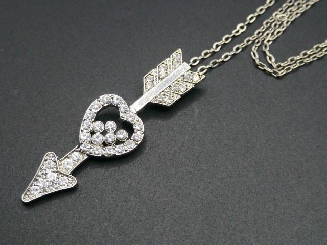 新品 ゴスロリ姫系アンティーク調ストーン付き矢のネックレス < 女性アクセサリー/時計 新品 ゴスロリ姫系アンティーク調ストーン付き矢のネックレス < 女性アクセサリー/時計の
