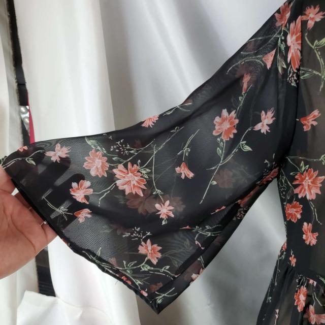 送料込み★INGNI★花柄★七分袖シースルーシフォンガウン/ワンピース★M < 女性ファッション  送料込み★INGNI★花柄★七分袖シースルーシフォンガウン/ワンピース★M < 女性ファッションの