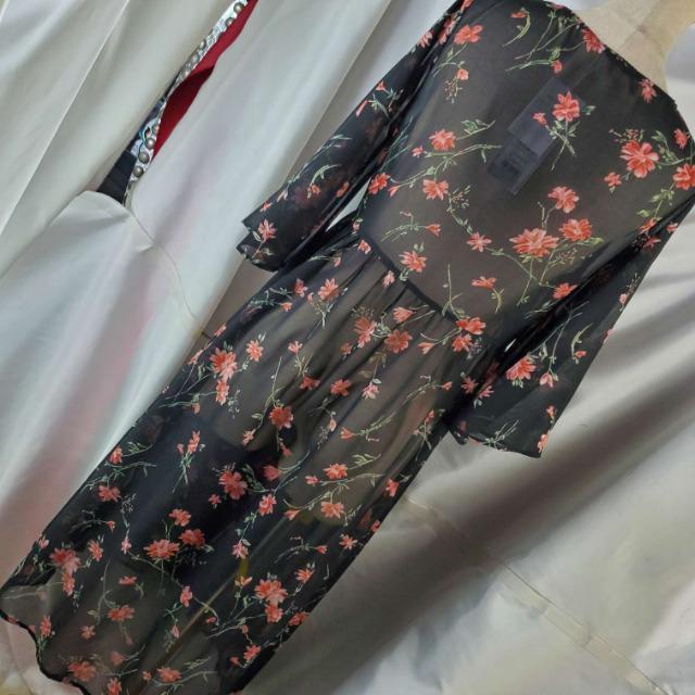 送料込み★INGNI★花柄★七分袖シースルーシフォンガウン/ワンピース★M < 女性ファッション  送料込み★INGNI★花柄★七分袖シースルーシフォンガウン/ワンピース★M < 女性ファッションの