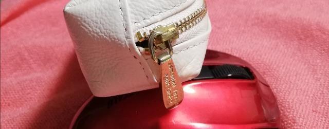 最終お値下げ!!サマンサタバサ ポーチ ケース 小物入れ ハートのロゴが可愛い 美品 < ブランド  最終お値下げ!!サマンサタバサ ポーチ ケース 小物入れ ハートのロゴが可愛い 美品 < ブランドの