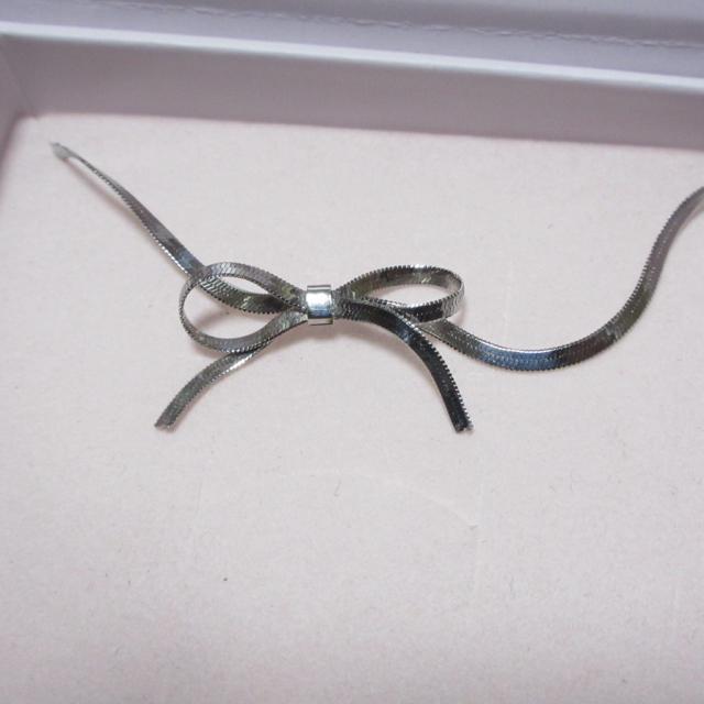 未使用試着のみ☆AKISHA*ステンレス製*リボンチョーカーネックレス(シルバー) < 女性アクセサリー/時計 未使用試着のみ☆AKISHA*ステンレス製*リボンチョーカーネックレス(シルバー) < 女性アクセサリー/時計の