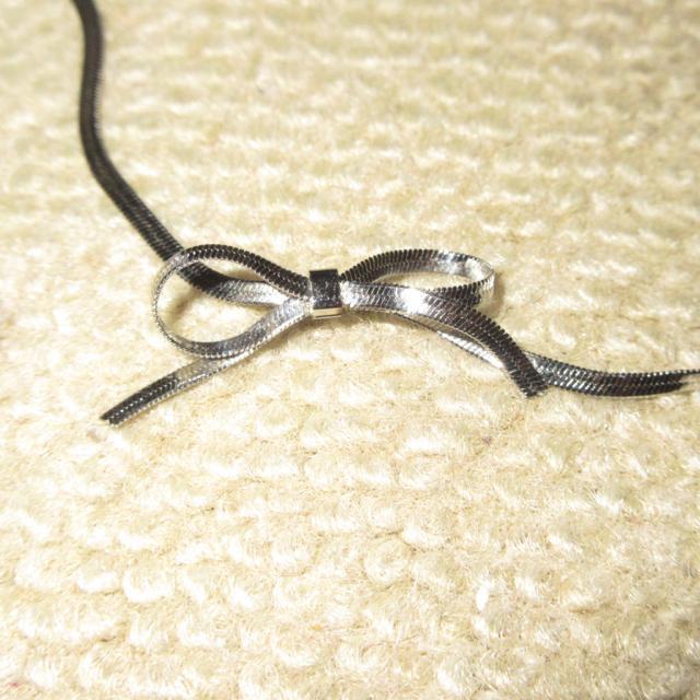 未使用試着のみ☆AKISHA*ステンレス製*リボンチョーカーネックレス(シルバー) < 女性アクセサリー/時計 未使用試着のみ☆AKISHA*ステンレス製*リボンチョーカーネックレス(シルバー) < 女性アクセサリー/時計の