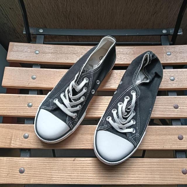 新品 23cm スニーカー ローカット レディース 靴 シューズ ブラック < 女性ファッション  新品 23cm スニーカー ローカット レディース 靴 シューズ ブラック  < 女性ファッションの