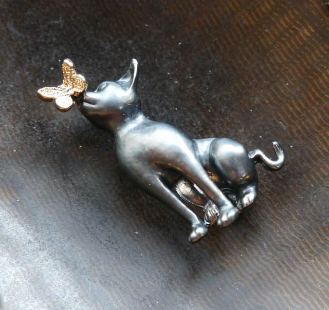 新品アンティーク調 蝶と猫ちゃんブローチ < 女性アクセサリー/時計 新品アンティーク調 蝶と猫ちゃんブローチ < 女性アクセサリー/時計の