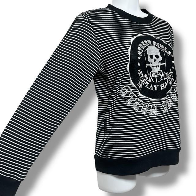 【150】スカル刺繍BIGワッペン付ボーダー柄スウェットプルオーバー < キッズ/ベビー  【150】スカル刺繍BIGワッペン付ボーダー柄スウェットプルオーバー < キッズ/ベビーの