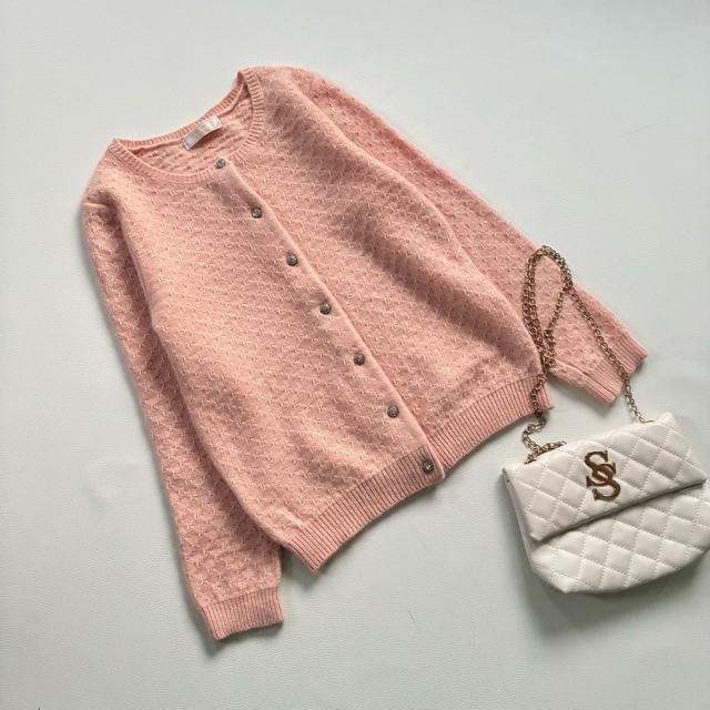 ◆未使用級◆any sis◆アンゴラ混ビジューボタンカーディガン◆ふわふわ◆M < ブランド ◆未使用級◆any sis◆アンゴラ混ビジューボタンカーディガン◆ふわふわ◆M < ブランドの