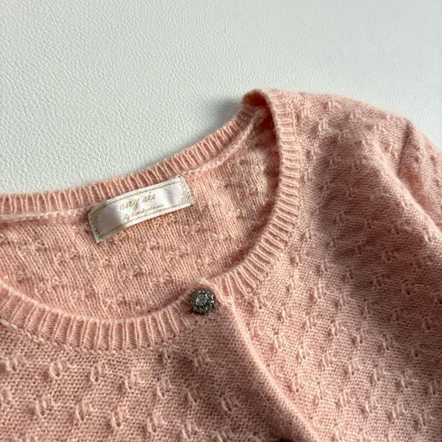 ◆未使用級◆any sis◆アンゴラ混ビジューボタンカーディガン◆ふわふわ◆M < ブランド ◆未使用級◆any sis◆アンゴラ混ビジューボタンカーディガン◆ふわふわ◆M < ブランドの