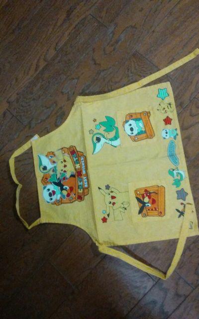 110 ピカチュー エプロン 美品 < キッズ/ベビー  110 ピカチュー エプロン 美品  < キッズ/ベビーの