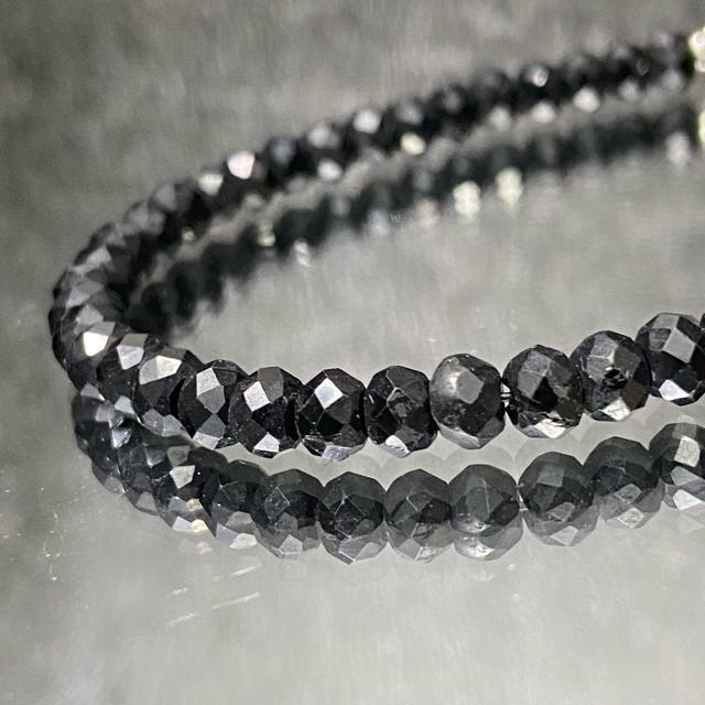 《bracelet》天然石ブラックスピネル アジャスター付き 多面カット < 女性アクセサリー/時計  《bracelet》天然石ブラックスピネル アジャスター付き 多面カット < 女性アクセサリー/時計の