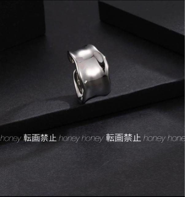 送料無料●変形ボリュームリング【新品未使用】シルバーカラー●メタルリング 指輪●凹凸 < 男性アクセサリー/時計  送料無料●変形ボリュームリング【新品未使用】シルバーカラー●メタルリング 指輪●凹凸 < 男性アクセサリー/時計の