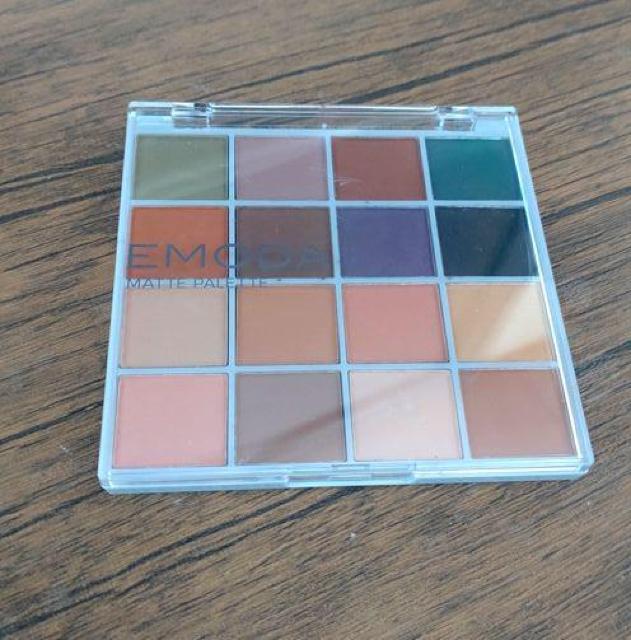 新品■EMODA エモダ◆アイシャドウ 16色セット カラフル < ブランド  新品■EMODA エモダ◆アイシャドウ 16色セット カラフル  < ブランドの