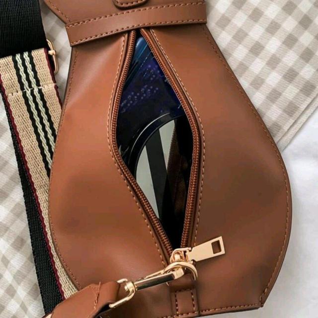 新品★猫シルエットスリング・ボディバッグ/ブラウン < 女性ファッション  新品★猫シルエットスリング・ボディバッグ/ブラウン < 女性ファッションの