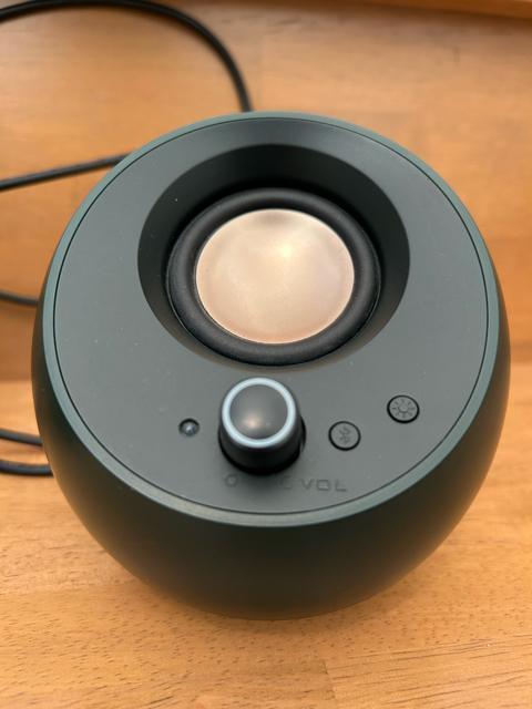 Creative Pebble Pro �A���p�C�� �O���[�� �� �Ɠd/AV�� 