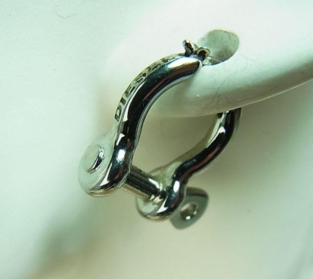 ◆確実正規品 新品同様 DIESEL(ディーゼル)シングルピアス/ステンレススチール製フープピアス・男女DX1317・箱あり < ブランド ◆確実正規品 新品同様 DIESEL(ディーゼル)シングルピアス/ステンレススチール製フープピアス・男女DX1317・箱あり < ブランドの