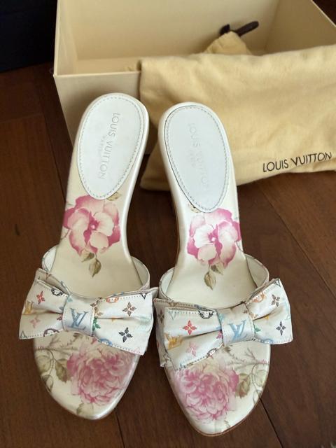 LOUIS VUITTON ルイヴィトン モノグラム マルチカラー 花柄 リボン ミュール サンダル < ブランド LOUIS VUITTON ルイヴィトン モノグラム マルチカラー 花柄 リボン ミュール サンダル < ブランドの