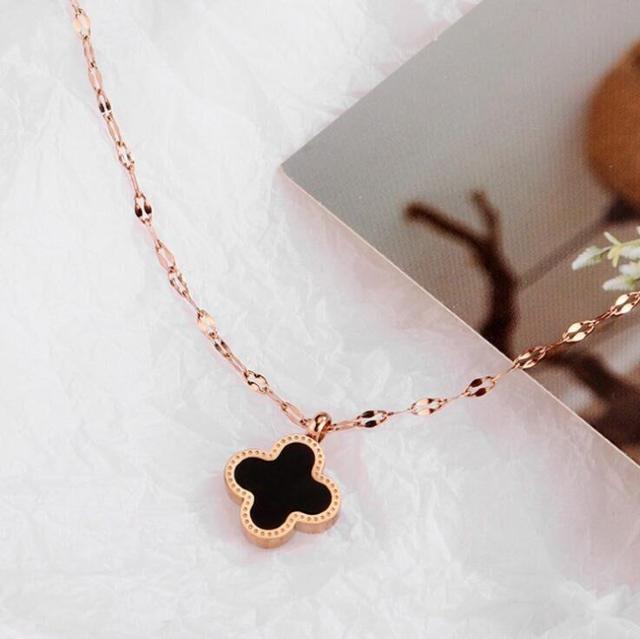 送料無料※高級感  両面 四つの葉 クローバー 可愛い ネックレス 贈り物 レディース ピンクゴールド プレゼント 新品 < 女性アクセサリー/時計  送料無料※高級感  両面 四つの葉 クローバー 可愛い ネックレス 贈り物 レディース ピンクゴールド プレゼント 新品 < 女性アクセサリー/時計の