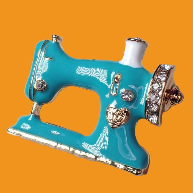 ラインストーン アンティーク ミシン 水色 ブローチ ピンブローチ ピンバッジ バッジ ラペルピン < 女性アクセサリー/時計  ラインストーン アンティーク ミシン 水色 ブローチ ピンブローチ ピンバッジ バッジ ラペルピン < 女性アクセサリー/時計の