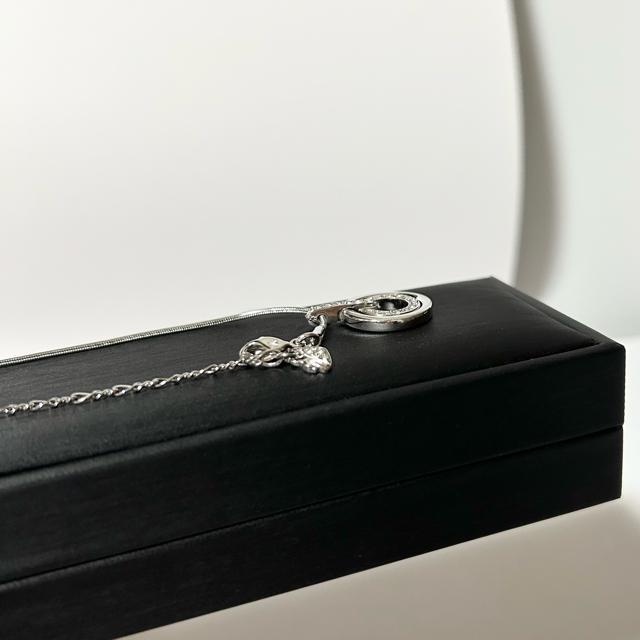 美品 SWAROVSKI スワロフスキー ダブルリング ラインストーン ネックレス < ブランド  美品 SWAROVSKI スワロフスキー ダブルリング ラインストーン ネックレス < ブランドの