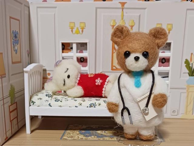 羊毛フェルトクマさん先生・ 看護師のうさぎちゃん < ペット/手芸/園芸 羊毛フェルトクマさん先生・ 看護師のうさぎちゃん < ペット/手芸/園芸の