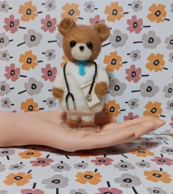 羊毛フェルトクマさん先生・ 看護師のうさぎちゃん < ペット/手芸/園芸 羊毛フェルトクマさん先生・ 看護師のうさぎちゃん < ペット/手芸/園芸の