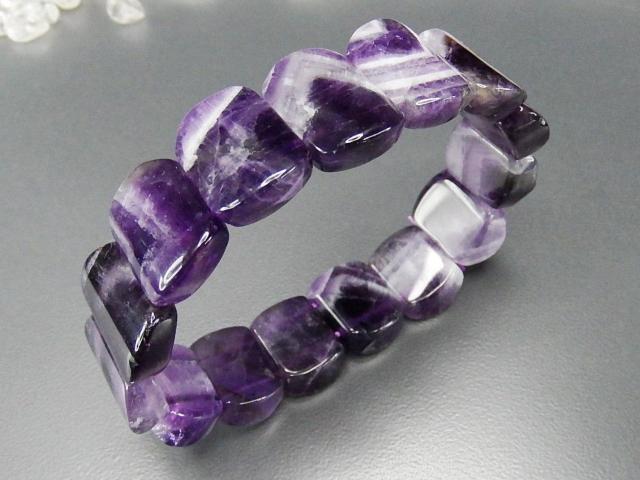 一点物天然石ファントムアメジスト大型バングルブレスレット縦約18mm < 女性アクセサリー/時計 一点物天然石ファントムアメジスト大型バングルブレスレット縦約18mm < 女性アクセサリー/時計の