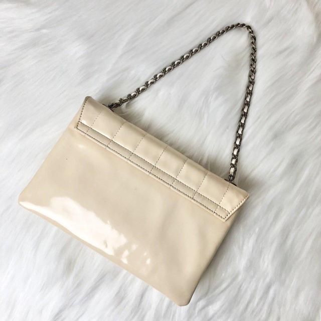 【廃盤希少】CHANEL シャネル チェーンショルダー チョコバー キーボード フラップ ミニ バッグ パテントレザー < ブランド 【廃盤希少】CHANEL シャネル チェーンショルダー チョコバー キーボード フラップ ミニ バッグ パテントレザー < ブランドの