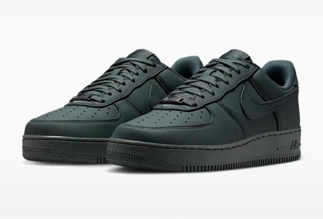 ��NIKE AIR FORCE 1 LOW ���g�� �v���~�A����  �� �u�����h�� 