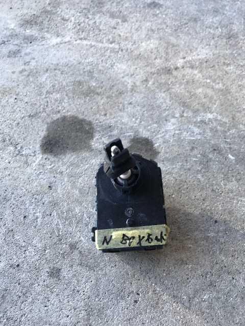 N BOXカスタム後期ヘッドライトレベライザー右 < 自動車/バイク N BOXカスタム後期ヘッドライトレベライザー右 < 自動車/バイク