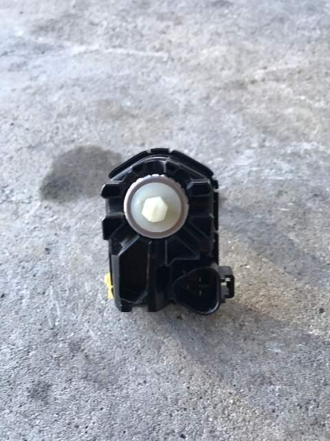 N BOXカスタム後期ヘッドライトレベライザー右 < 自動車/バイク N BOXカスタム後期ヘッドライトレベライザー右 < 自動車/バイク