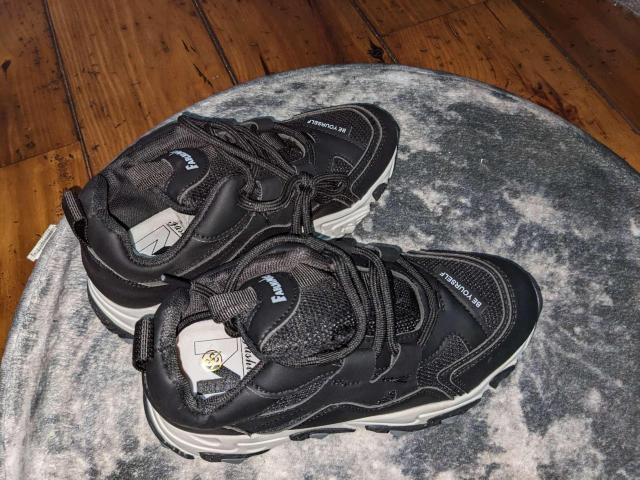 新品 22.5cm スニーカー ローカット レディース 靴 シューズ ブラック < 女性ファッション  新品 22.5cm スニーカー ローカット レディース 靴 シューズ ブラック < 女性ファッションの