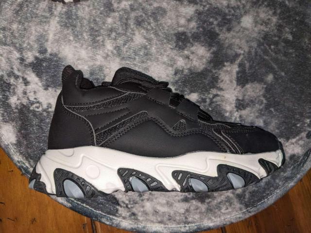 新品 22.5cm スニーカー ローカット レディース 靴 シューズ ブラック < 女性ファッション  新品 22.5cm スニーカー ローカット レディース 靴 シューズ ブラック < 女性ファッションの