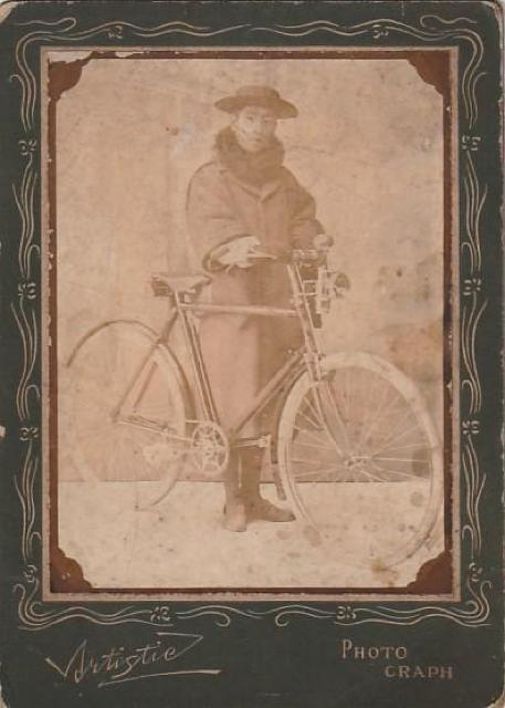 自転車と人物 明治期【8-28】 < ホビー 自転車と人物 明治期【8-28】 < ホビーの