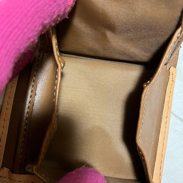 【美品】【LUCIANO VALENTINO】 レザー / 三つ折り財布 < 女性ファッション 【美品】【LUCIANO VALENTINO】 レザー / 三つ折り財布 < 女性ファッションの