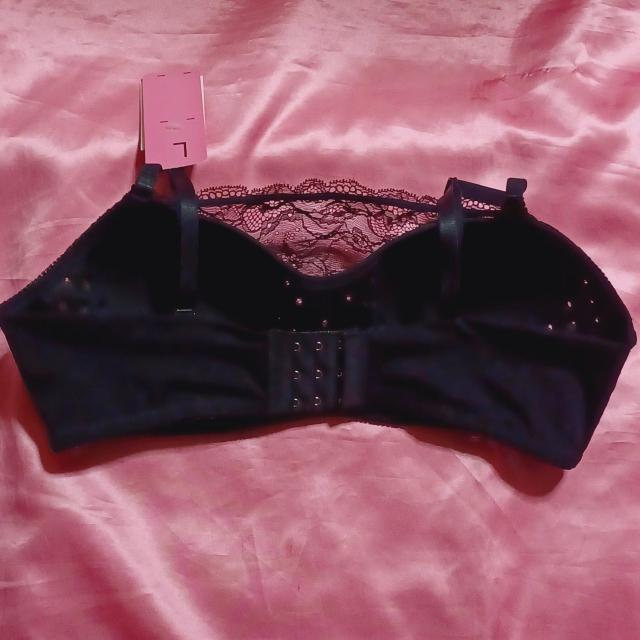★胸元カバーお洒落☆黒ブラック風通しが良い蒸れない快適♪穴あきモールドフロントカバーレース付☆柔らかノンストレスブラジャーLサイズ < 女性ファッション  ★胸元カバーお洒落☆黒ブラック風通しが良い蒸れない快適♪穴あきモールドフロントカバーレース付☆柔らかノンストレスブラジャーLサイズ < 女性ファッションの