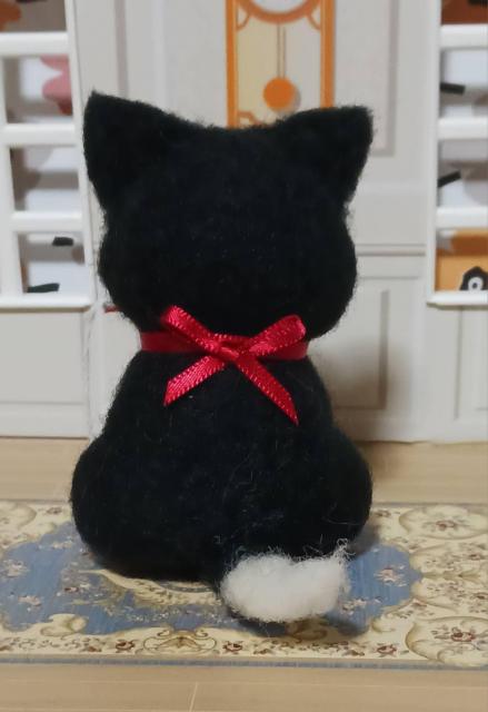 羊毛フェルト 猫じゃらしで遊んでってせがむ黒猫ちゃん < ペット/手芸/園芸 羊毛フェルト 猫じゃらしで遊んでってせがむ黒猫ちゃん < ペット/手芸/園芸の