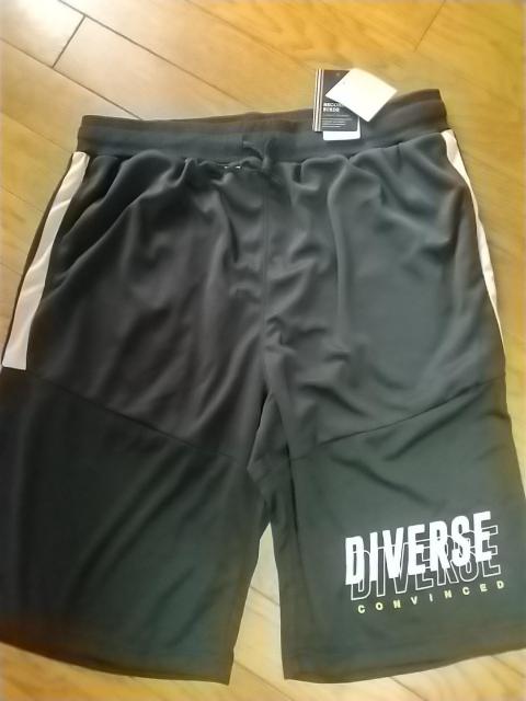 4Lサイズ!高貴紳士的!サラッと肌触り!メッシュ素材!両脇and後ろポケット付き!男の黒色合い!ハーフパンツ!新品! < 男性ファッション  4Lサイズ!高貴紳士的!サラッと肌触り!メッシュ素材!両脇and後ろポケット付き!男の黒色合い!ハーフパンツ!新品! < 男性ファッションの