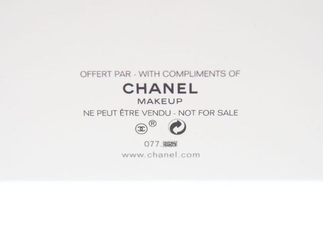 シャネル メイクアップ ノベルティ コスメポーチ 半月型 ラウンドファスナー 2020 レッド CHANEL【正規品】 < ブランド  シャネル メイクアップ ノベルティ コスメポーチ 半月型 ラウンドファスナー 2020 レッド CHANEL【正規品】 < ブランドの