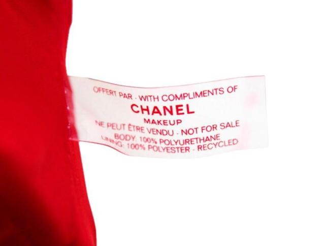 シャネル メイクアップ ノベルティ コスメポーチ 半月型 ラウンドファスナー 2020 レッド CHANEL【正規品】 < ブランド  シャネル メイクアップ ノベルティ コスメポーチ 半月型 ラウンドファスナー 2020 レッド CHANEL【正規品】 < ブランドの