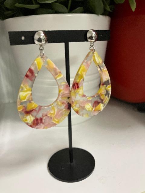 ハンドメイド アクリルパーツを使用したピアス < 女性ファッション  ハンドメイド アクリルパーツを使用したピアス  < 女性ファッションの