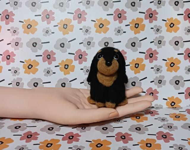 羊毛フェルト小さな ダックスフント親子ソファー付き < ペット/手芸/園芸 羊毛フェルト小さな ダックスフント親子ソファー付き < ペット/手芸/園芸の