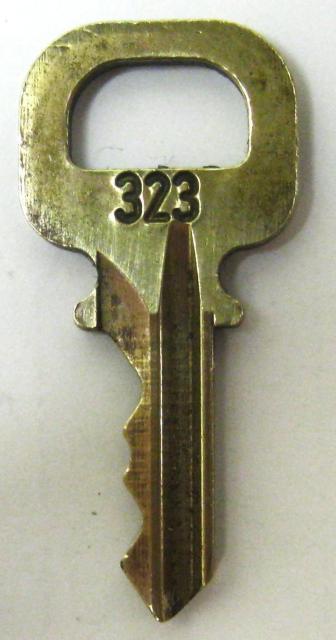 ���C�E���B�g�� VUITTON �`���[�� �싞���̌��J�M�� 323 �j�����p�@d  �� �u�����h�� 