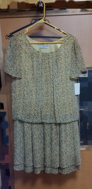 イエロー 黄色 小花柄 シフォン プリーツ ワンピース 新品 < 女性ファッション  イエロー 黄色 小花柄 シフォン プリーツ ワンピース 新品 < 女性ファッションの