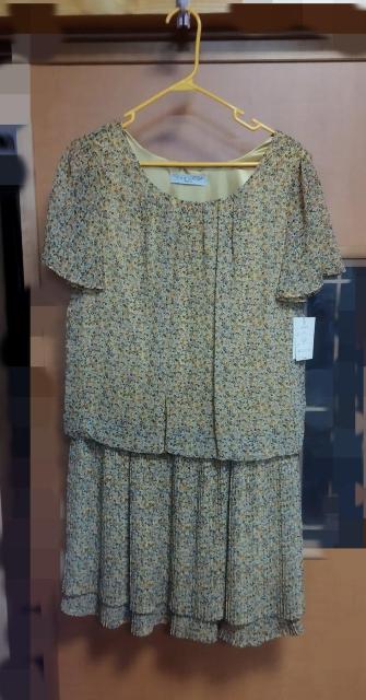 イエロー 黄色 小花柄 シフォン プリーツ ワンピース 新品 < 女性ファッション  イエロー 黄色 小花柄 シフォン プリーツ ワンピース 新品 < 女性ファッションの